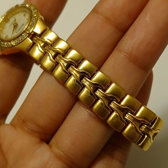 Vintage Elgin II Women's Gold Tone MOP Dial Rhinestone Bezel Quartz Watch - Picture 11 of 13